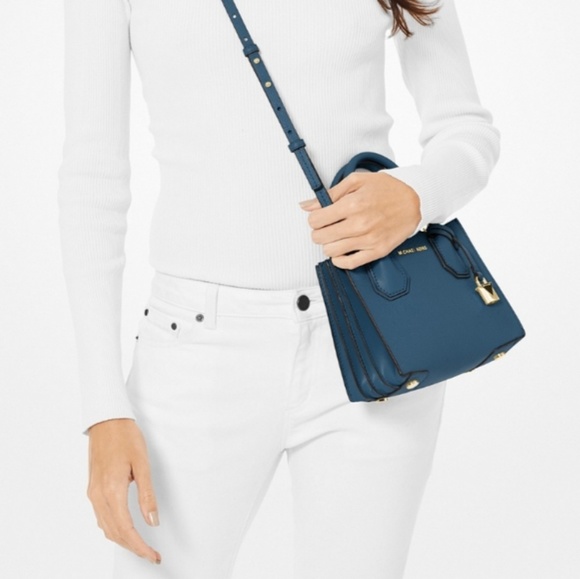 MICHAEL KORS

Mercer Pebbled Leather Crossbody - Picture 3 of 5